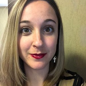 Meet your Posher, Laura